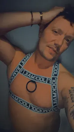 OnlyFans account  mrmitte header 2