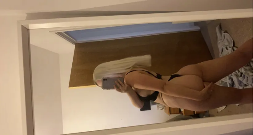 OnlyFans cuenta mdollie header 2