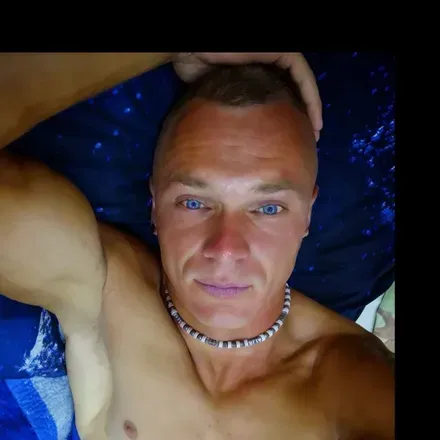 OnlyFans cuenta loggann_angel header 2