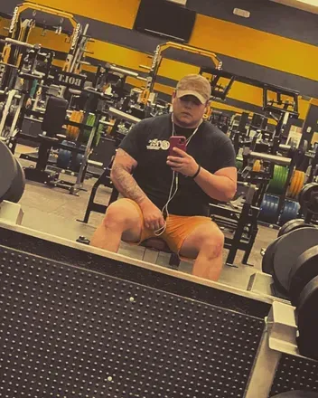 OnlyFans cuenta urfavdadbody header 2