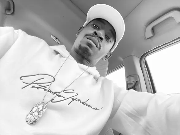 OnlyFans cuenta mcfly_510 header 2