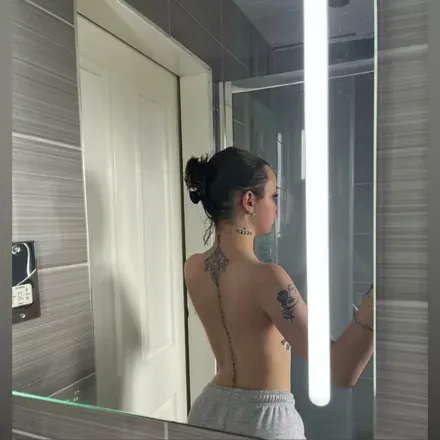 OnlyFans account  whoisthatgirllll avatar 1