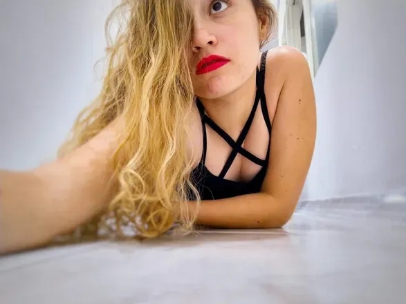 OnlyFans account  marlyyo avatar 1