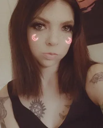 OnlyFans cuenta crimsonaddams2 avatar 1
