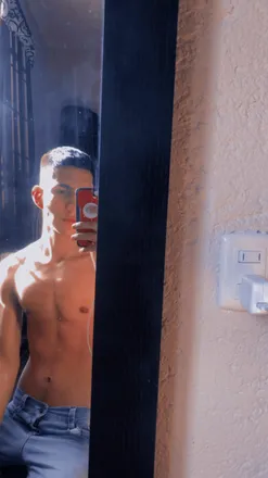 OnlyFans account  king.26 header 2