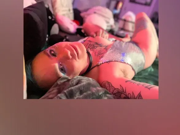 OnlyFans cuenta iwillbeyourmuse header 2