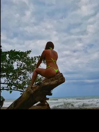OnlyFans cuenta carolinacortes1414 header 2