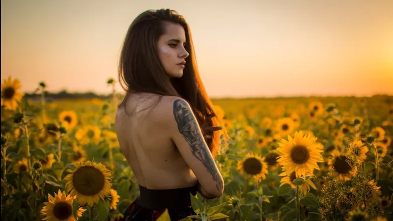 OnlyFans cuenta emouszyn header 2