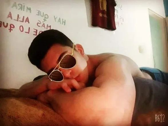 OnlyFans cuenta maxdiaz22 header 2