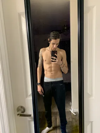 OnlyFans cuenta goldennboyy header 2