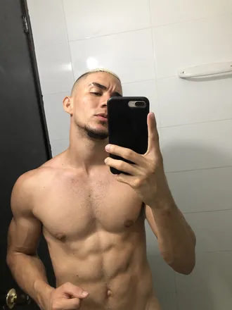 OnlyFans account  brandom_hard header 2