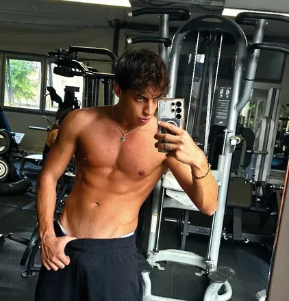 OnlyFans cuenta alessandro5703 avatar 1