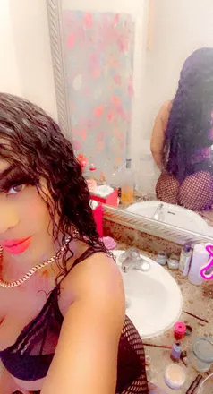OnlyFans cuenta thickredbaaby header 2