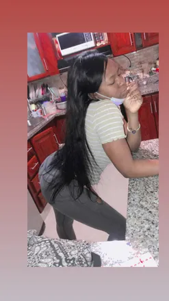 OnlyFans account  carle_21 header 2