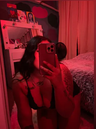 OnlyFans cuenta reyna02 header 2
