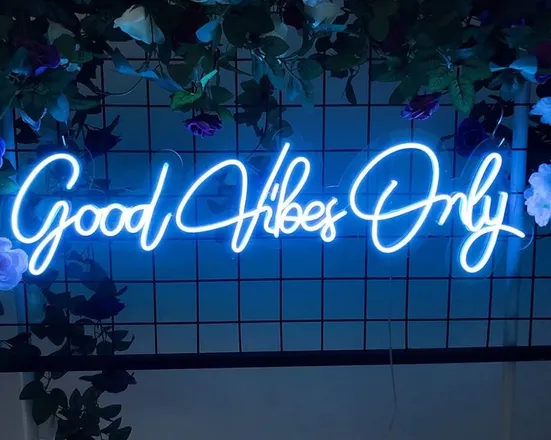 OnlyFans cuenta eggplantandpeaches header 2