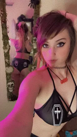 OnlyFans cuenta babyfirefly19 header 2