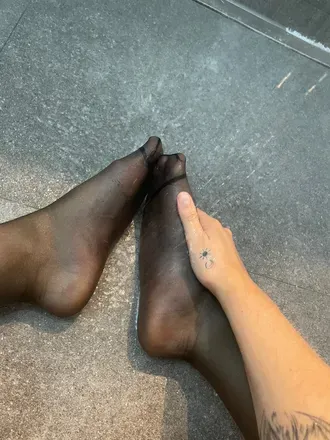 OnlyFans cuenta mauki_feet header 2