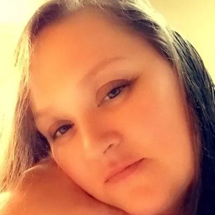 OnlyFans cuenta prettyeyesthickthighs82 header 2
