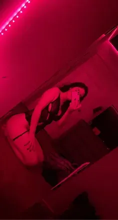 OnlyFans cuenta barelylegalrose avatar 1