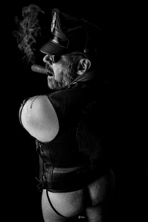 OnlyFans cuenta alecdaddy header 2