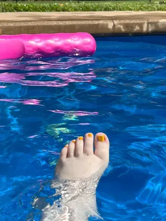 OnlyFans account  toesiesposies123 avatar 1