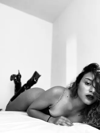 OnlyFans cuenta karenhurtadoc header 2