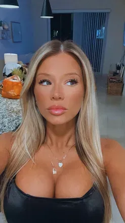 OnlyFans cuenta vivianlynn avatar 1