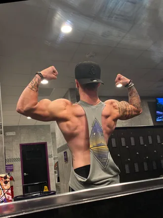 OnlyFans cuenta bigcammyw header 2