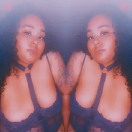 OnlyFans cuenta strokemypearl header 2