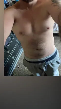 OnlyFans cuenta mikenutz97 header 2