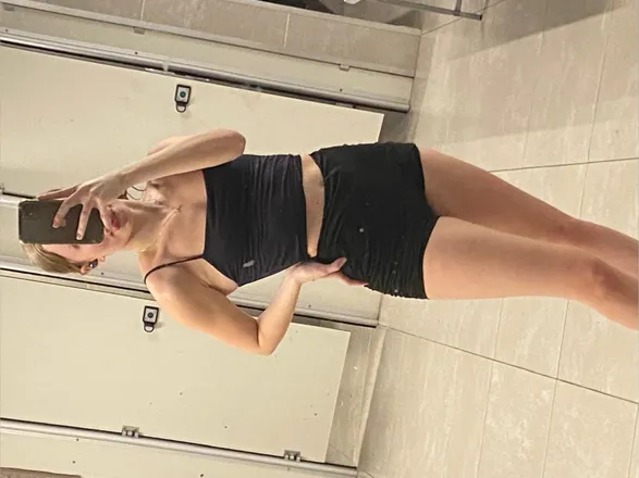 OnlyFans cuenta goldilocks025 header 2