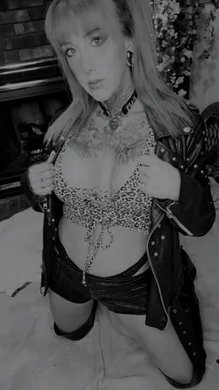 OnlyFans cuenta lily_the_phoenix header 2