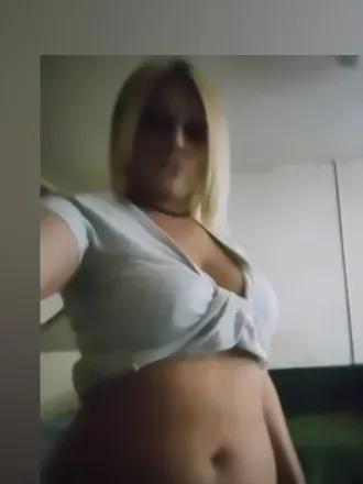 OnlyFans account  blonde_bombshell header 2