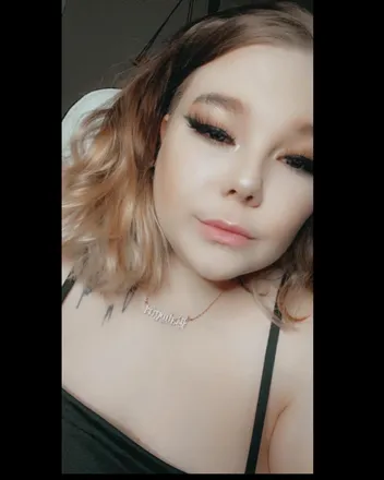 OnlyFans cuenta queenbeebaby420 previous_avatars_1 3