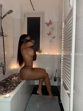 OnlyFans cuenta saraperez19 header 2