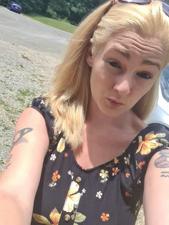 OnlyFans cuenta karahelene1 header 2