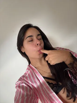 OnlyFans account  emmapariiss avatar 1