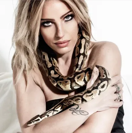 OnlyFans cuenta eva_and_the_snake avatar 1