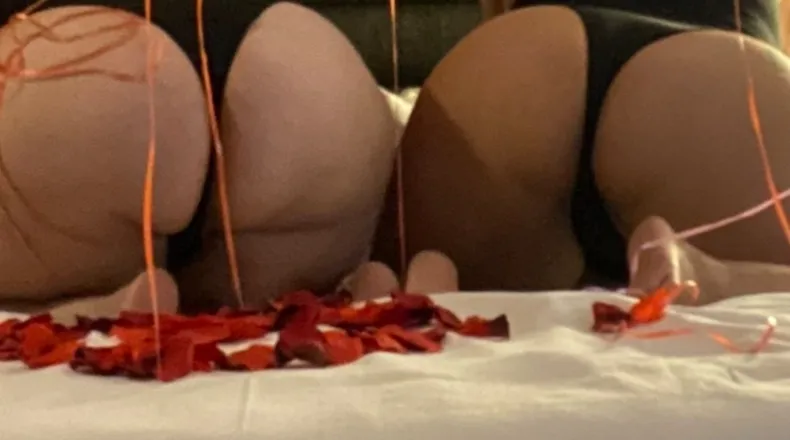 OnlyFans account  badbesties247 header 2