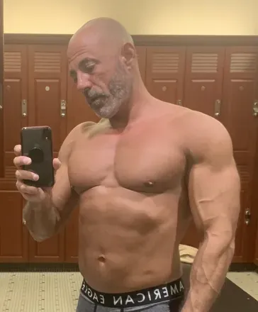 OnlyFans account  shirtlessinftlaudy avatar 1