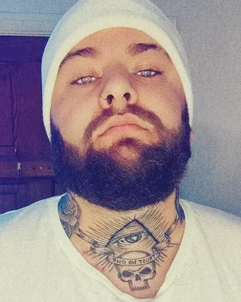 OnlyFans account  big_chunk header 2