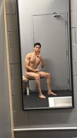 OnlyFans cuenta alexhoushan22 header 2