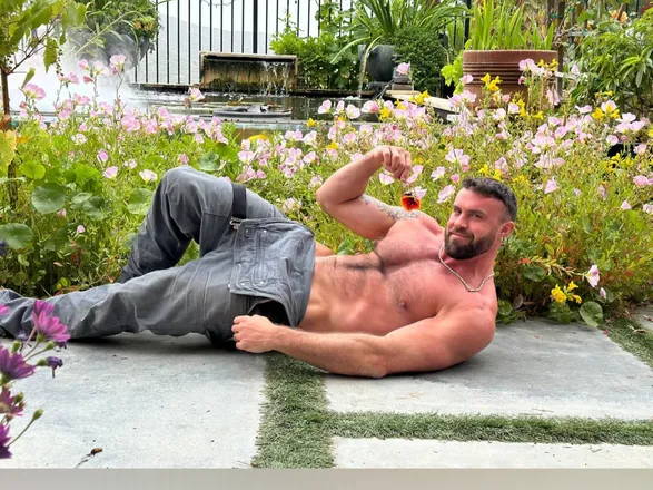 OnlyFans cuenta hugeajax header 2
