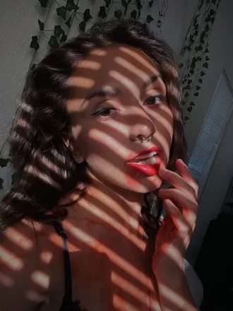 OnlyFans cuenta camrynofficial header 2