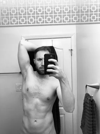 OnlyFans cuenta nomis_knife header 2