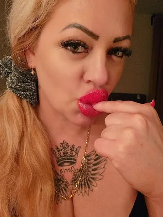 OnlyFans cuenta hotlips_xoxo header 2