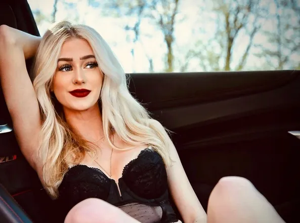 OnlyFans cuenta keepingupwithcass header 2