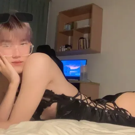 OnlyFans account  nineofpentacles avatar 1