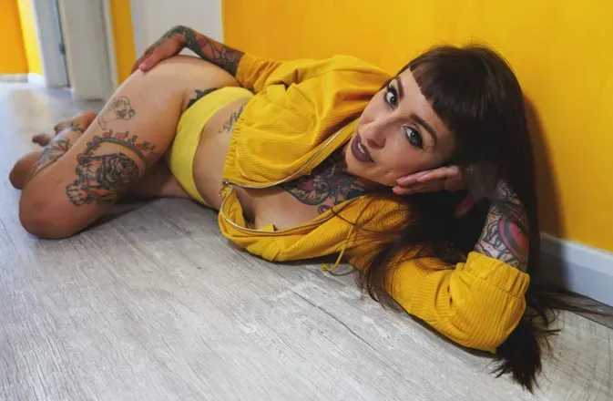 OnlyFans cuenta chichirevolver header 2